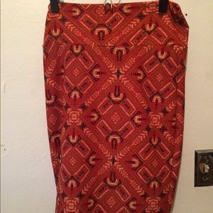 Small Lularoe Cassie. EUC. Fall colors!